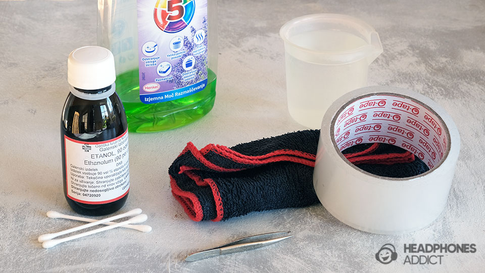 Headphone cleaning accessories